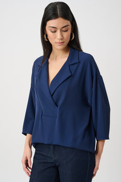 Joseph RIbkoff Boxy pour femmes Revers Collier Blouse dans Indigo